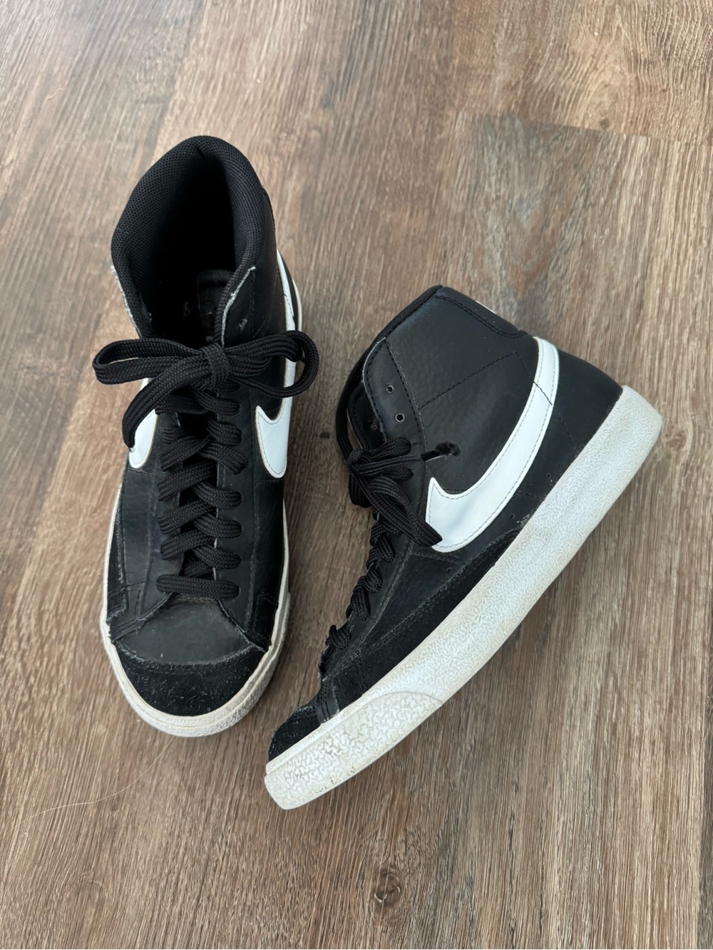Boys Nike Blazer Mid 77 shoes